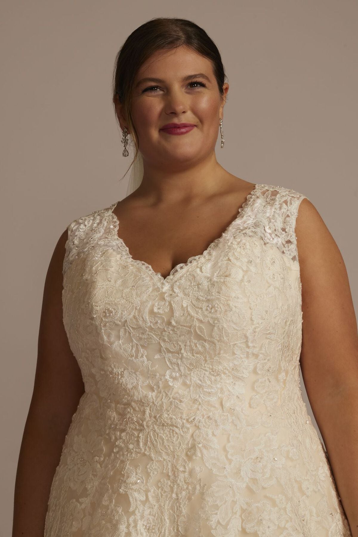 Vestido de novia princesa con espalda ilusi&oacute;n y aplicaciones de encaje, MARFIL CH, hi-res