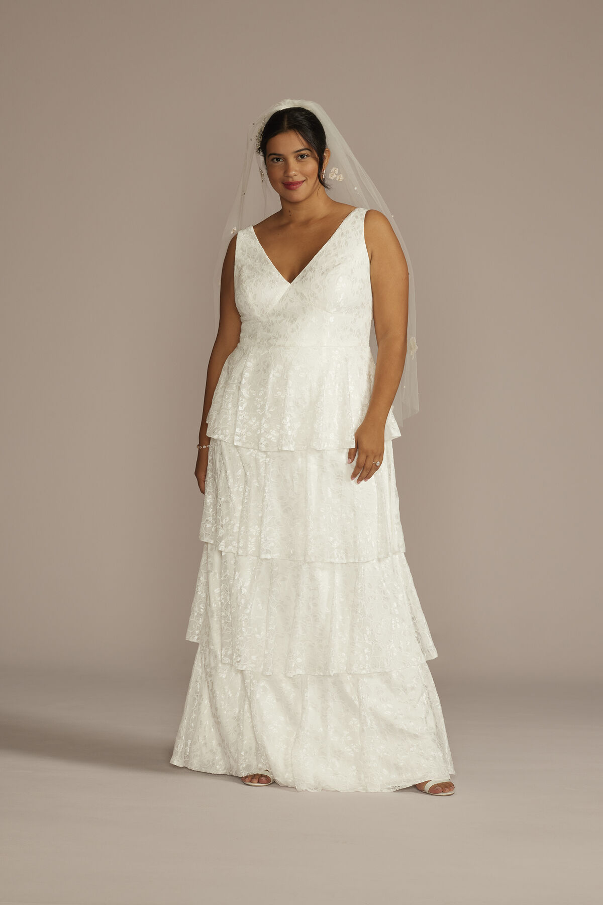 Vestido de novia l&iacute;nea A de encaje con falda en niveles, BLANCO SUAVE, hi-res
