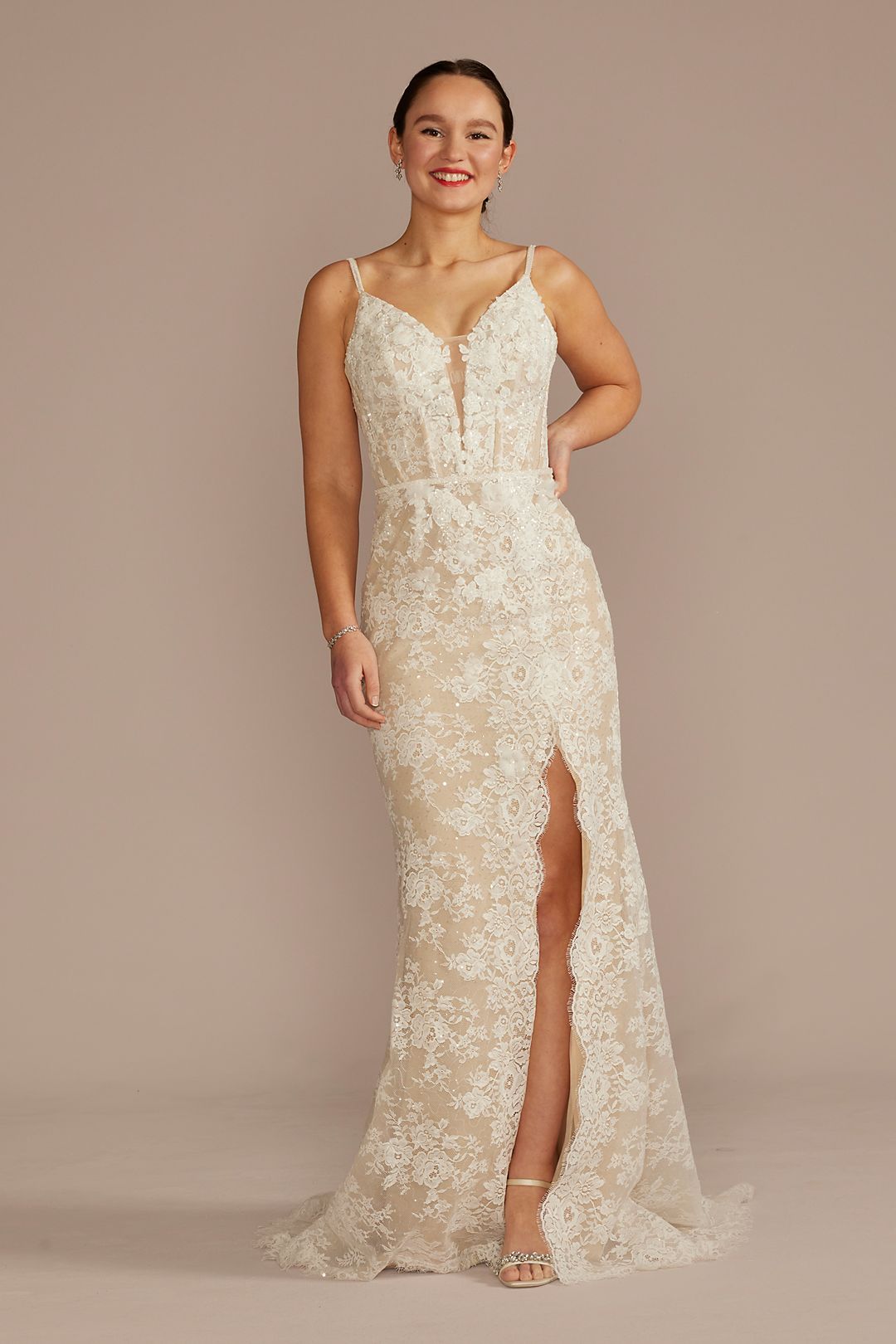 Vestido de novia recto de encaje con escote ilusión, MARFIL SOLIDO, hi-res