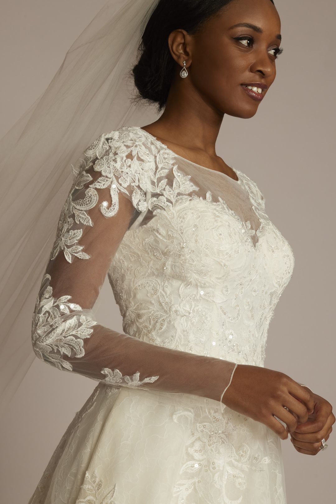 Vestido de novia princesa con mangas largas con aplicaciones de encaje, MARFIL, hi-res