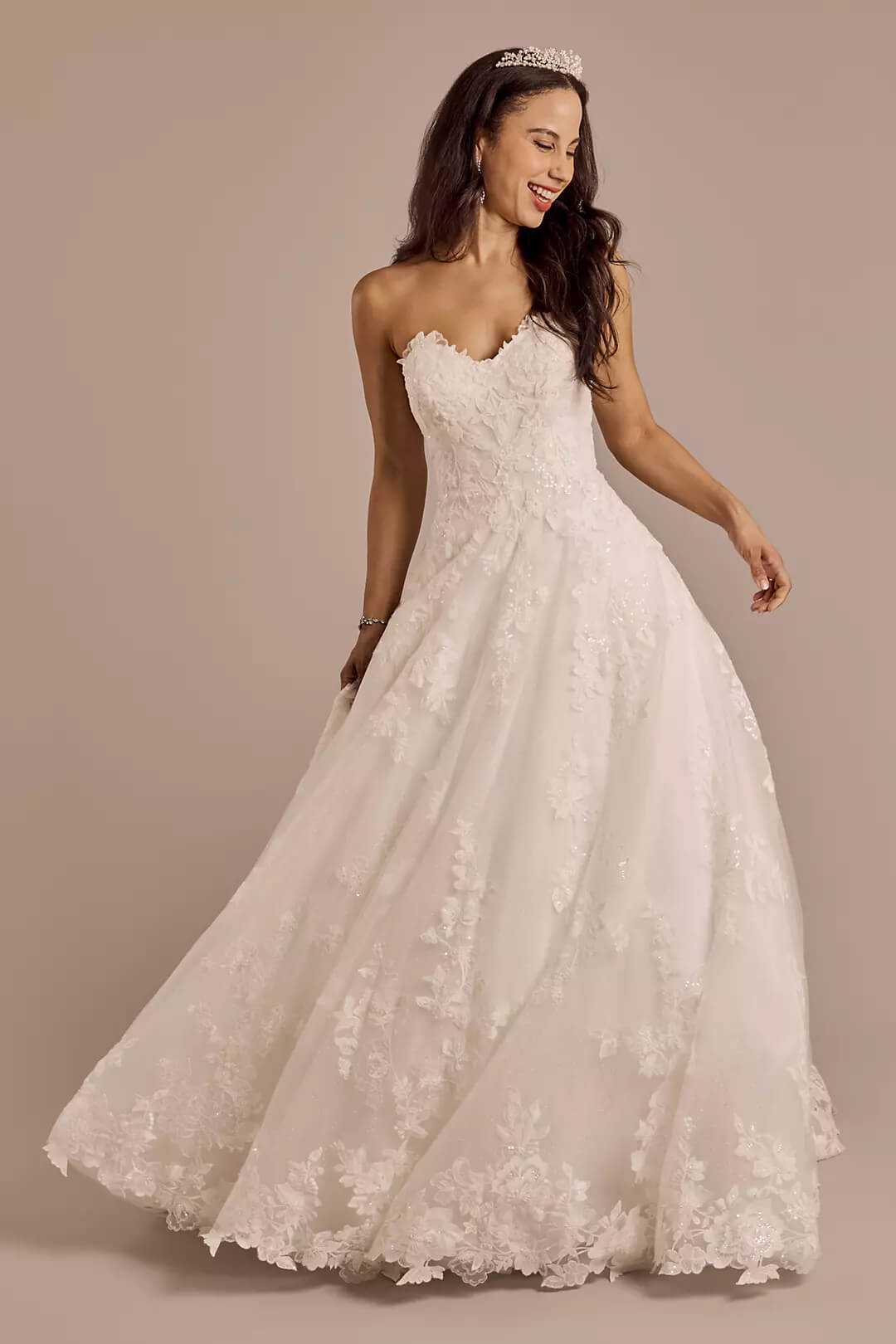 Vestido de novia con aplicaciones de encaje y mangas abullonadas, BLANCO SUAVE, hi-res