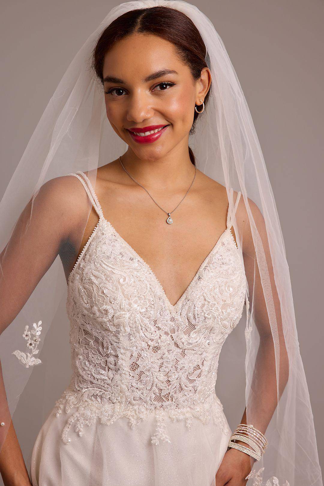 Vestido de novia línea A con aplicaciones de encaje, MARFIL, hi-res