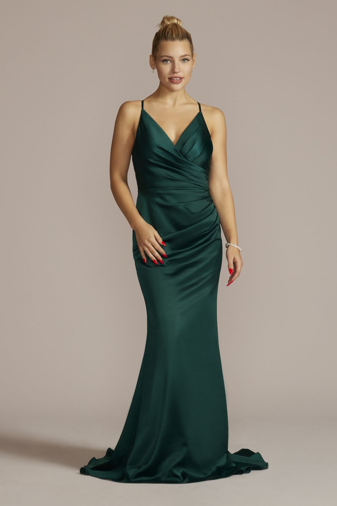 Vestido de dama con drapeado en cintura y botones en espalda, GEMA, hi-res