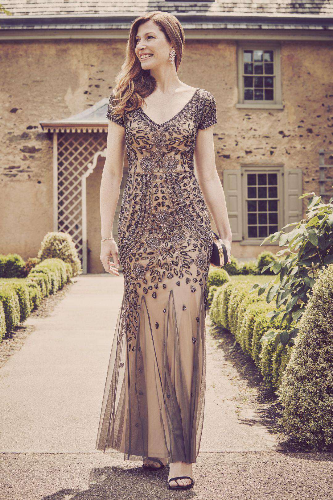 Vestido largo con escote redondo y aplicaciones de cristales, TAUPE, hi-res