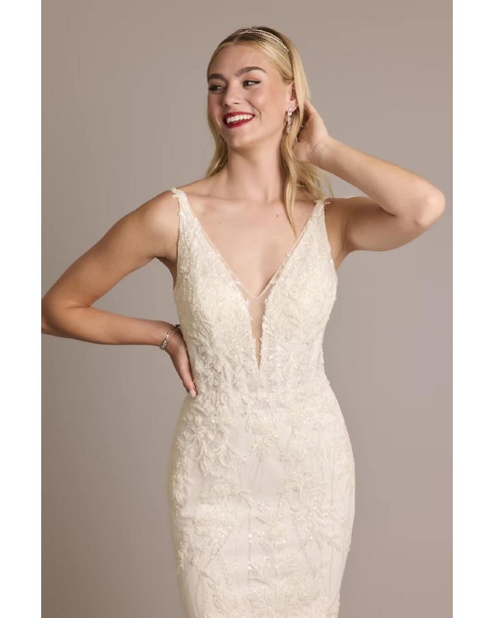 Vestido de novia con escote pronunciado y aplicaciones, MARFIL SOLIDO, hi-res