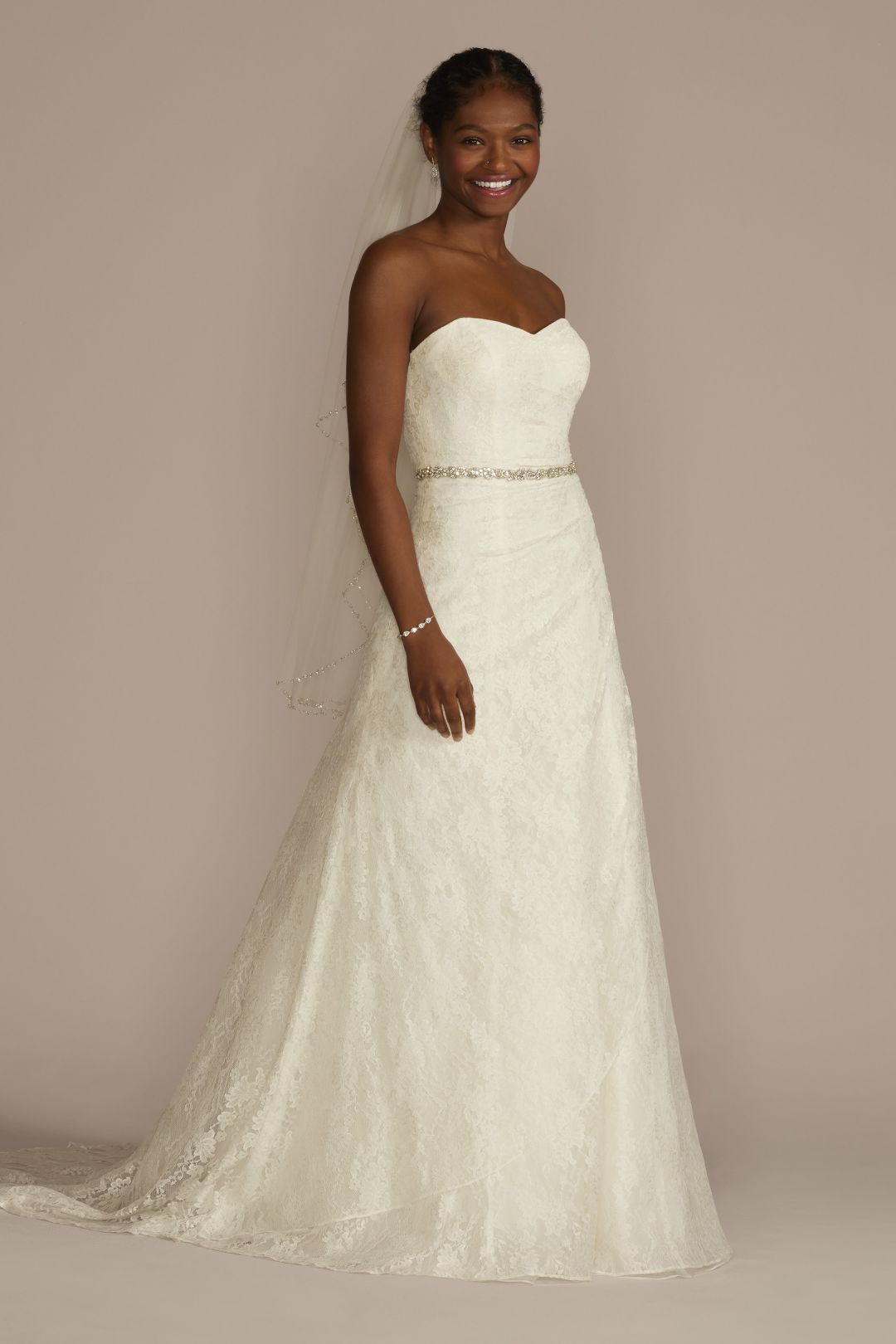 Vestido de novia strapless de encaje con escote corazón, BLANCO, hi-res