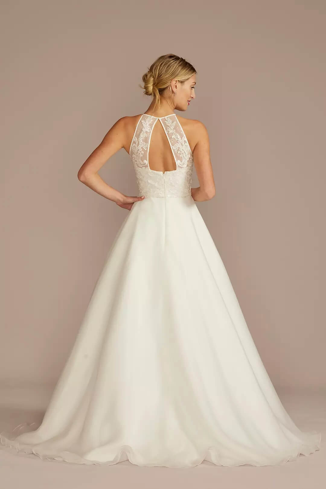 Vestido de novia línea A y escote halter, BLANCO SUAVE, hi-res