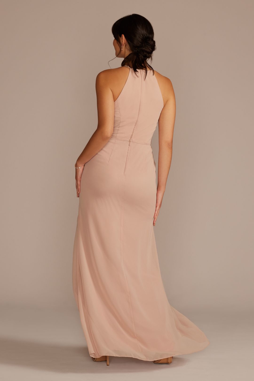 Vestido de dama con escote halter con tirantes y falda tipo cascada, CHIANTI, hi-res