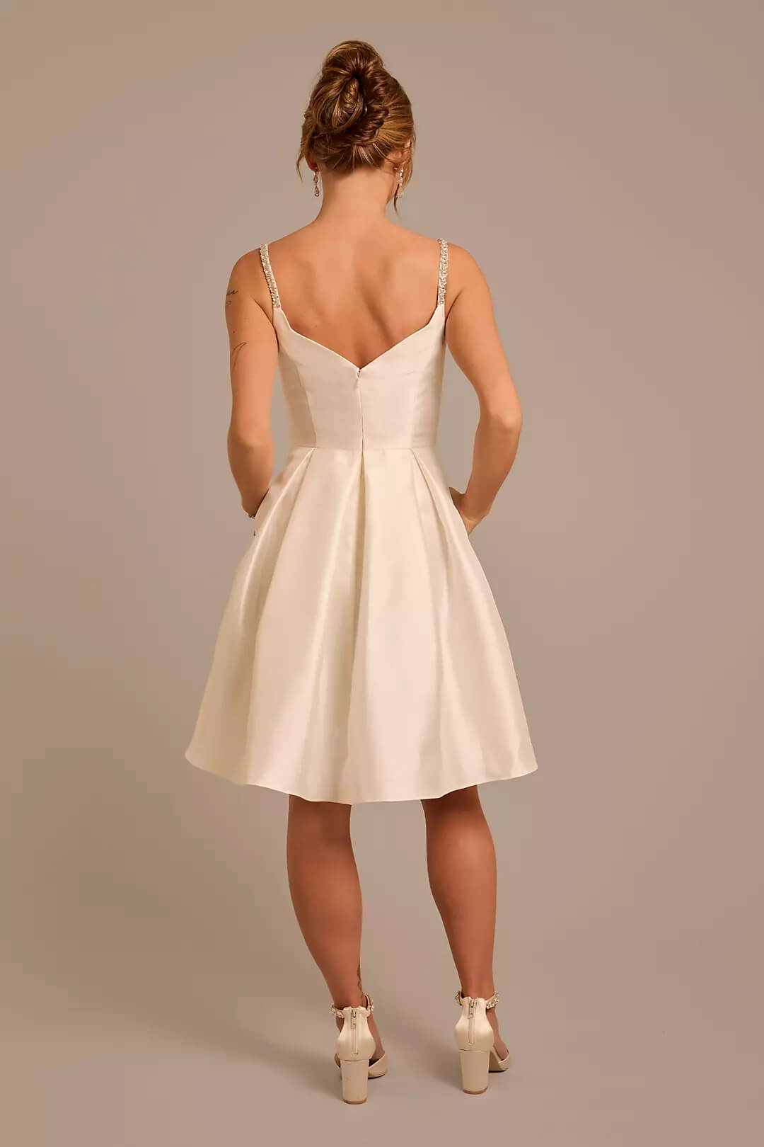 Vestido de novia escote v con tirantes de cristales, MARFIL, hi-res