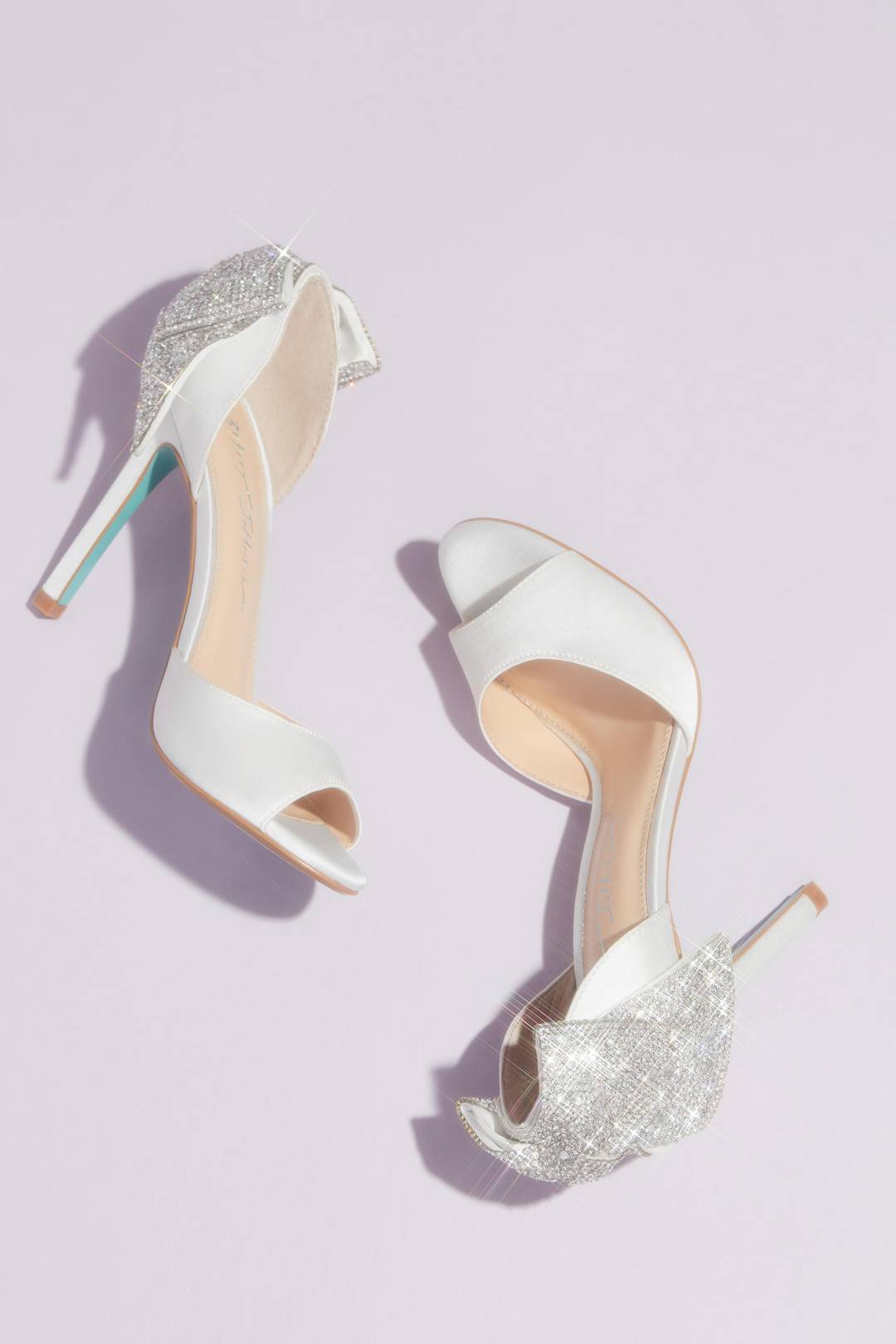 Zapatilla de novia de satín con moño de pedrería, BLANCO, hi-res