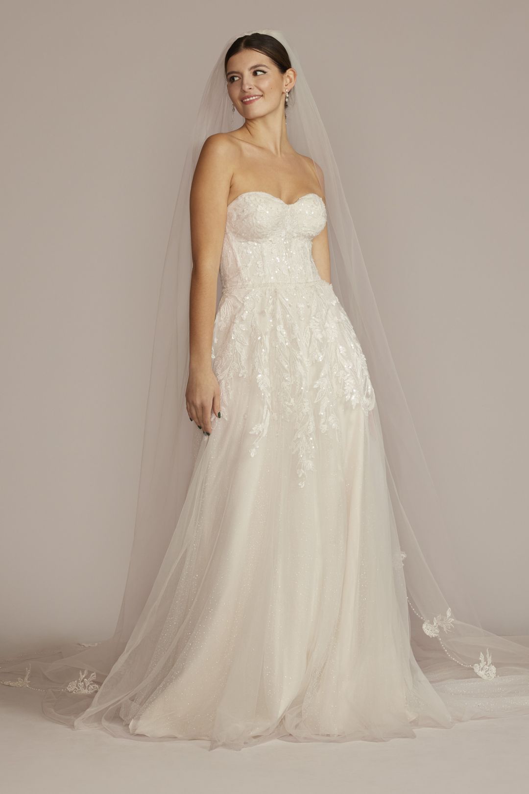 Vestido de novia strapless con aplicaciones de brillante pedrería, MARFIL NACARADO, hi-res