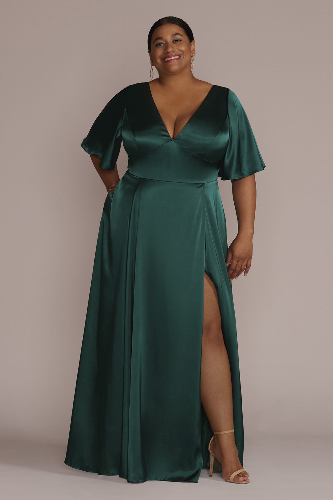 Vestido de dama con mangas cortas y escote en espalda, GEMA, hi-res