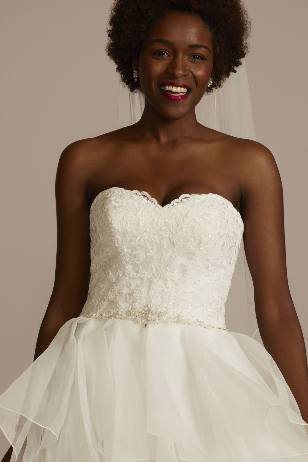 Vestido de novia princesa strapless con falda de tul en capas, BLANCO SUAVE, hi-res