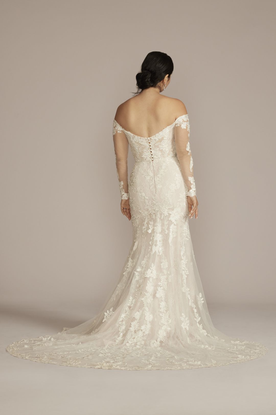 Vestido de novia sirena con mangas largas y hombros descubiertos, MARFIL/CASHMERE, hi-res