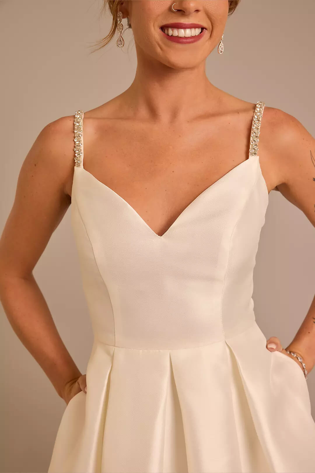 Vestido de novia escote v con tirantes de cristales, MARFIL, hi-res