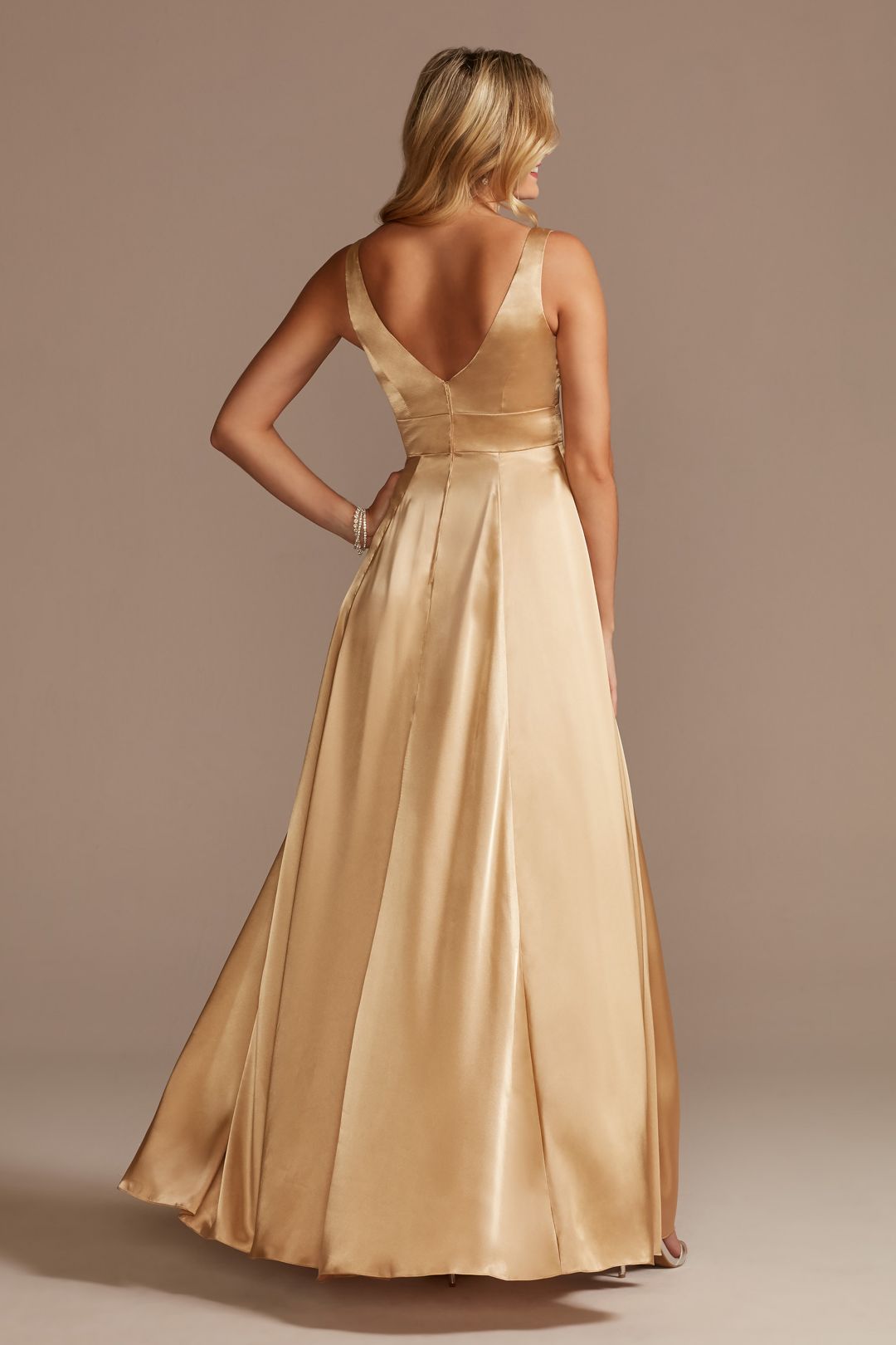 Vestidos color arena cortos outlet