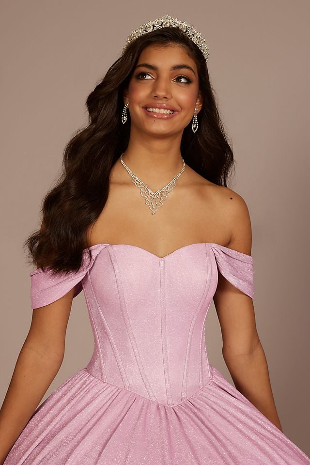 Vestido de quinceanera brillante con mangas removibles al hombro