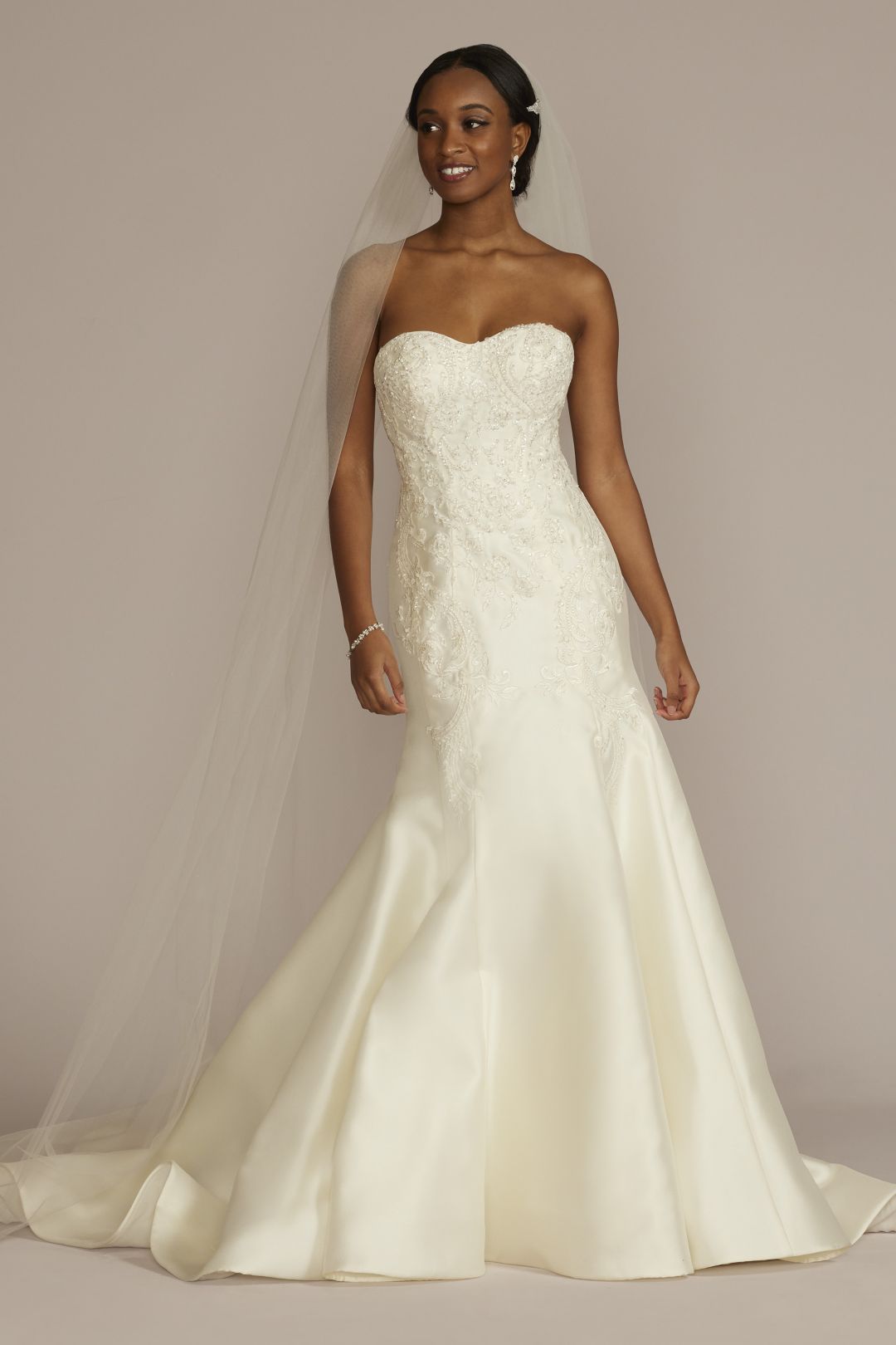 Vestido de novia sirena strapless con encaje y pedrería, MARFIL, hi-res