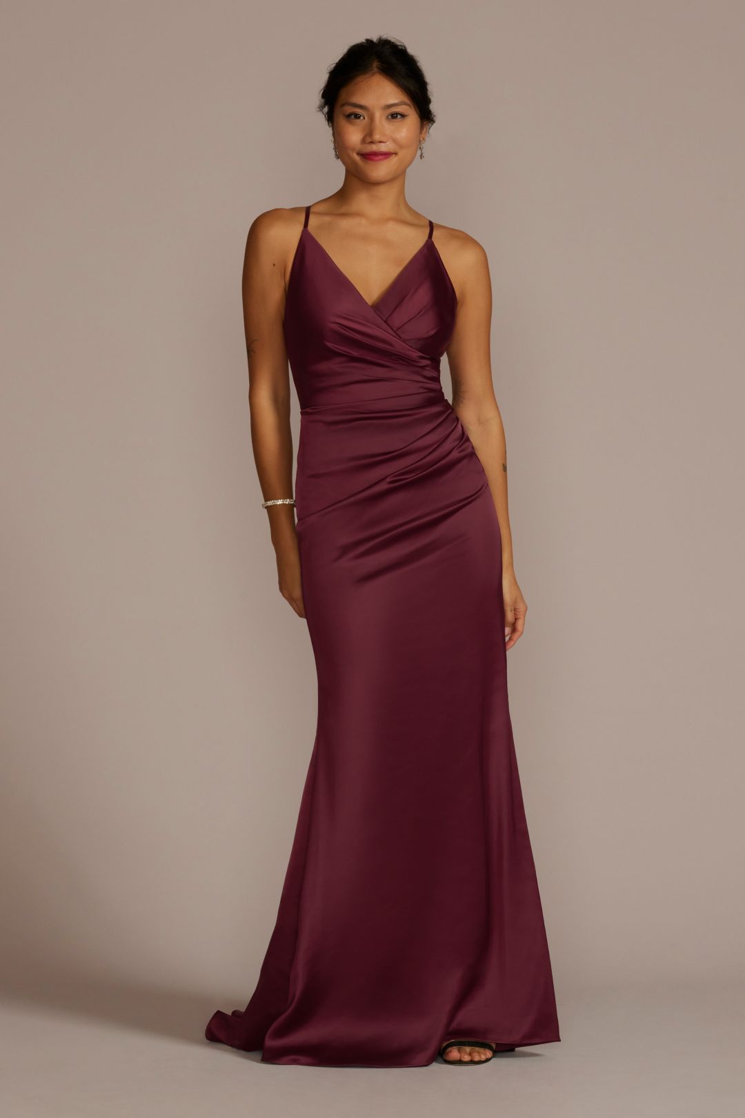 Vestido de dama con drapeado en cintura y botones en espalda, VINO, hi-res