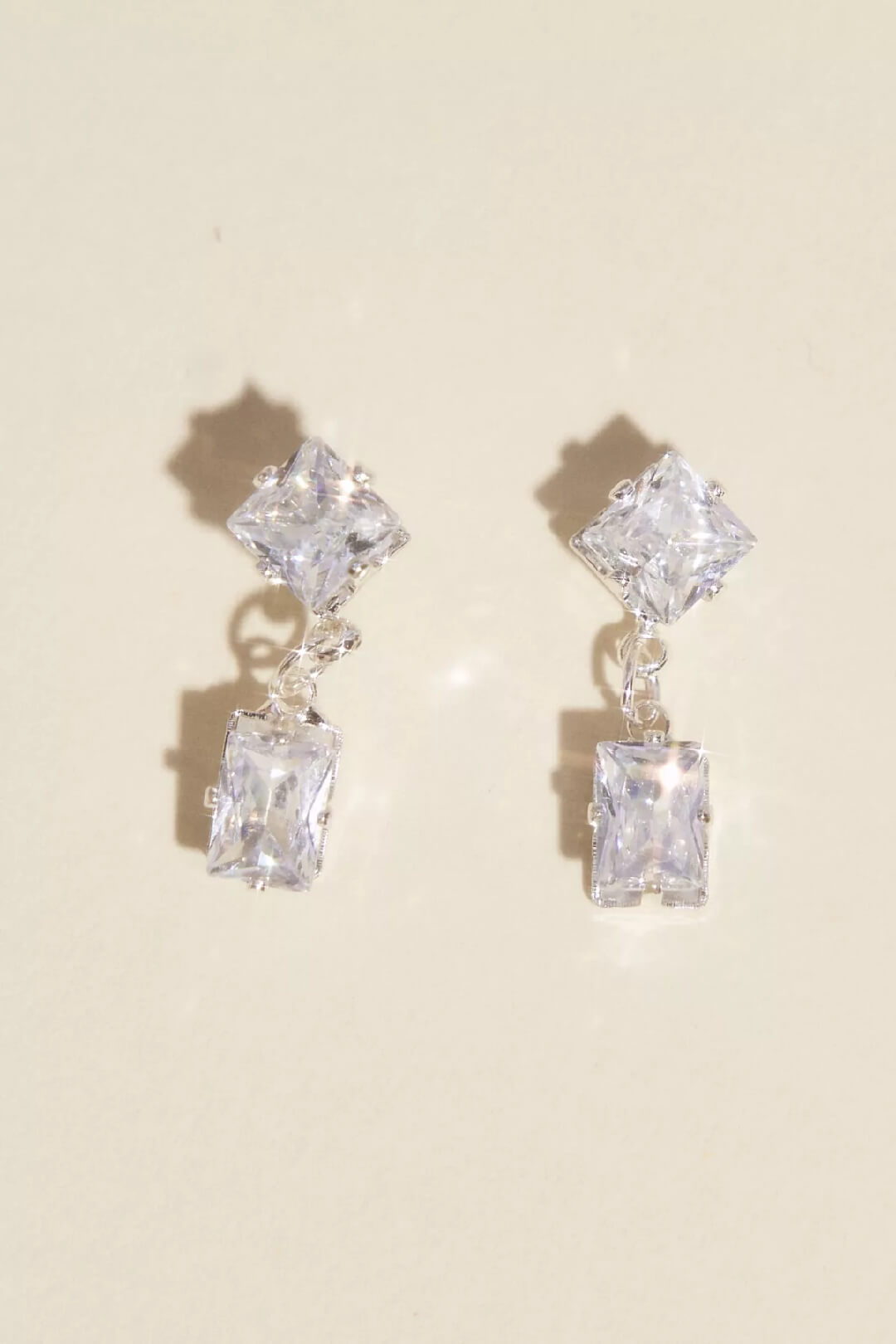Aretes en corte radiante, PLATA, hi-res