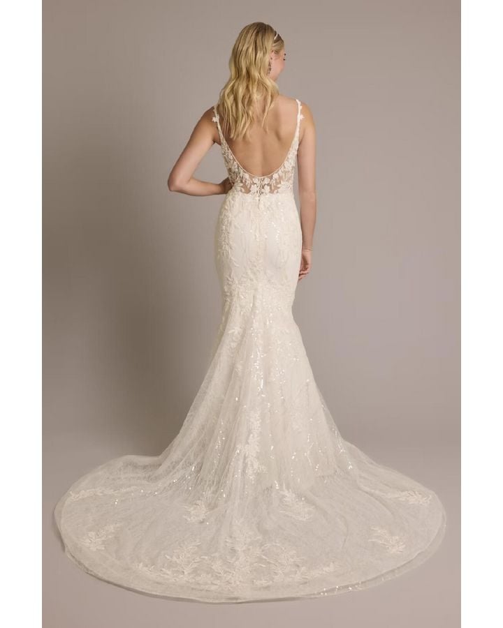 Vestido de novia con escote pronunciado y aplicaciones, MARFIL SOLIDO, hi-res