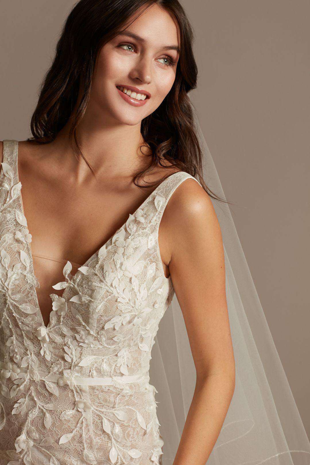 Vestido de novia sirena con aplicaciones de encaje 3D, MARFIL BIZCOCHO, hi-res