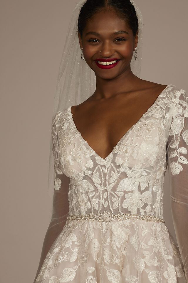 Vestido de novia línea A con mangas largas y escote profundo, MARFIL/CASHMERE, hi-res