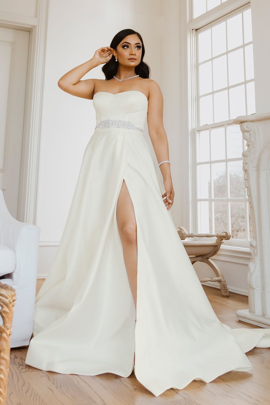 Vestido de novia strapless con abertura en falda, MARFIL, hi-res