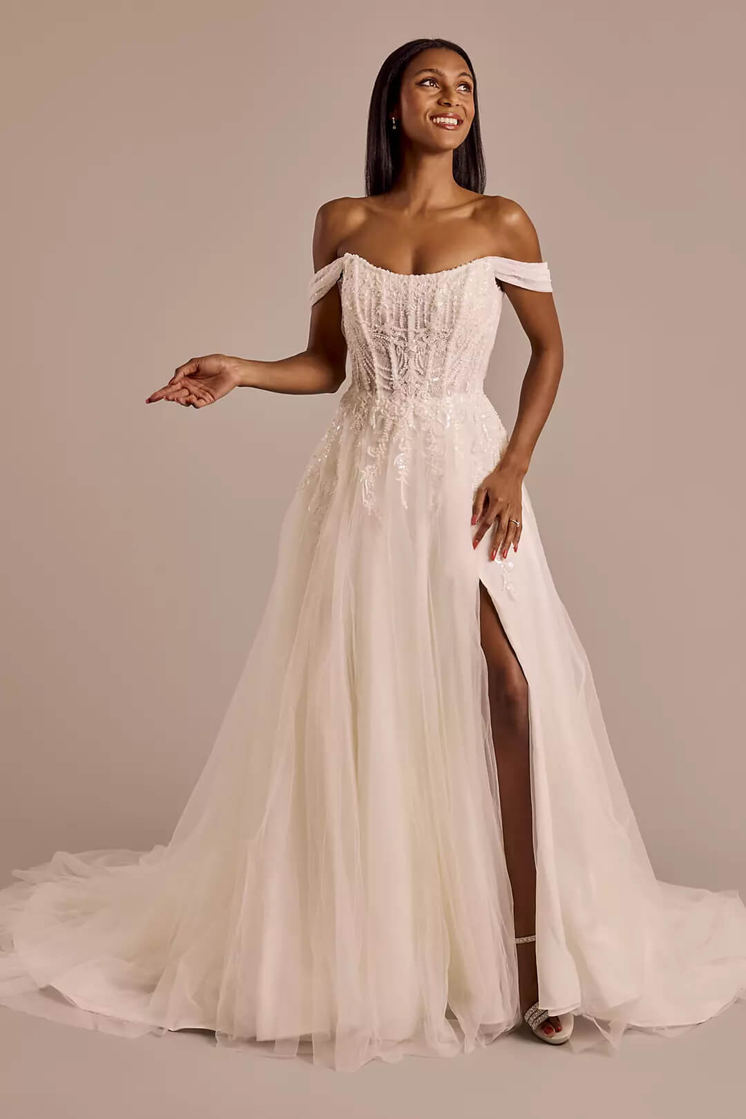 Vestido de novia con corset y aplicaciones de encaje, MARFIL, hi-res