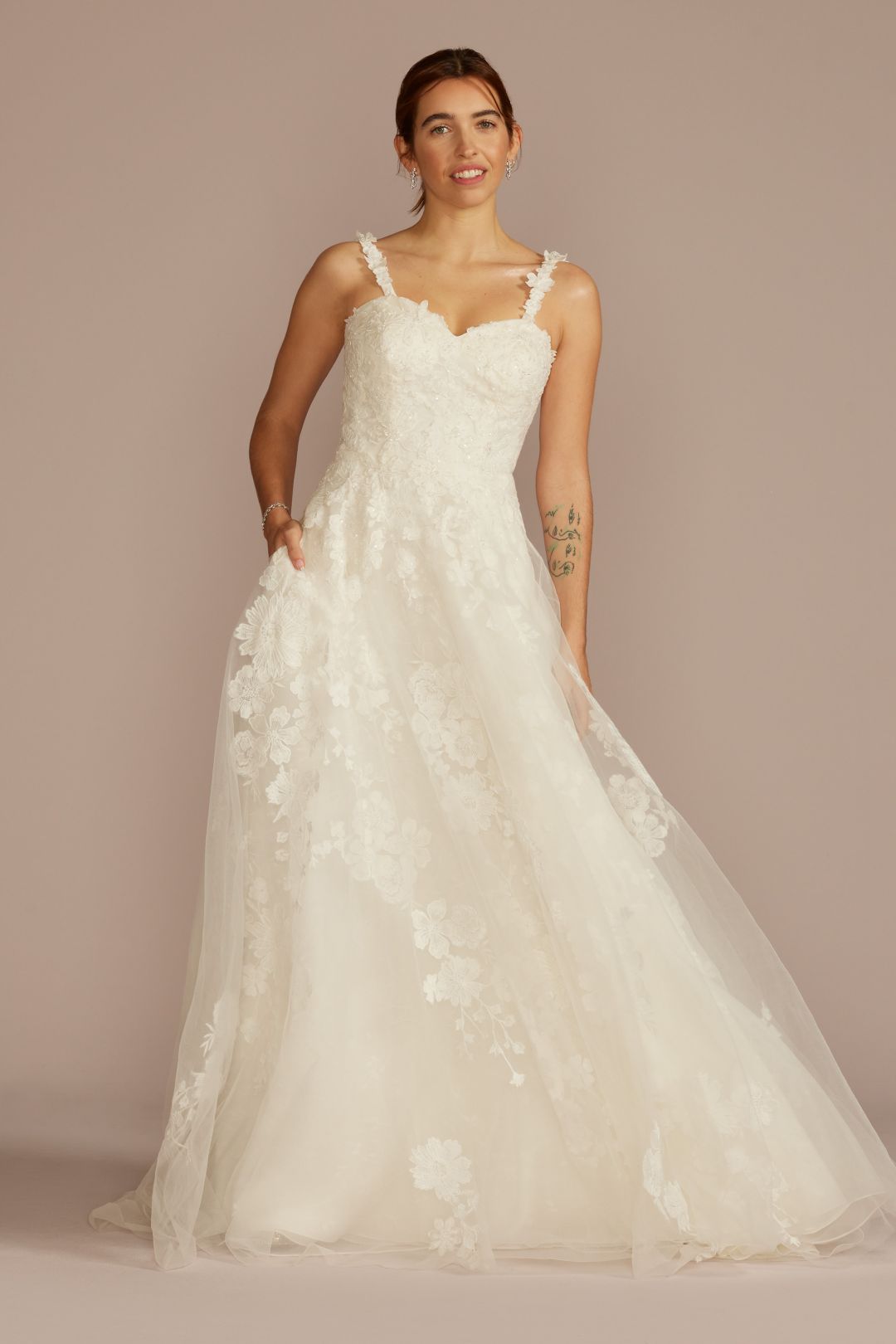 Vestido de novia línea A con escote corazón y falda de encaje, MARFIL, hi-res
