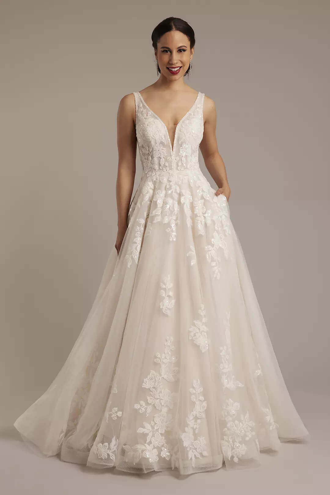 Vestido de novia corte princesa con escote pronunciado, MARFIL SOLIDO, hi-res