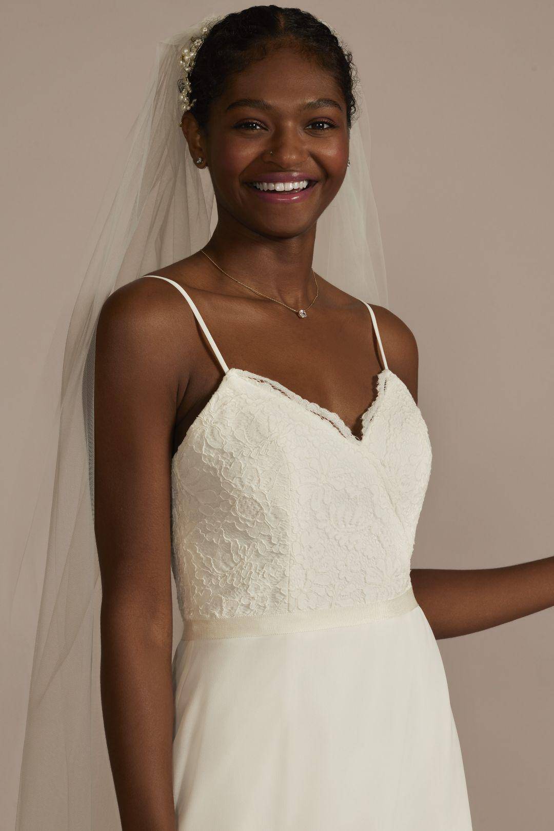 Vestido de novia recto con encaje y escote en V, BLANCO SUAVE, hi-res