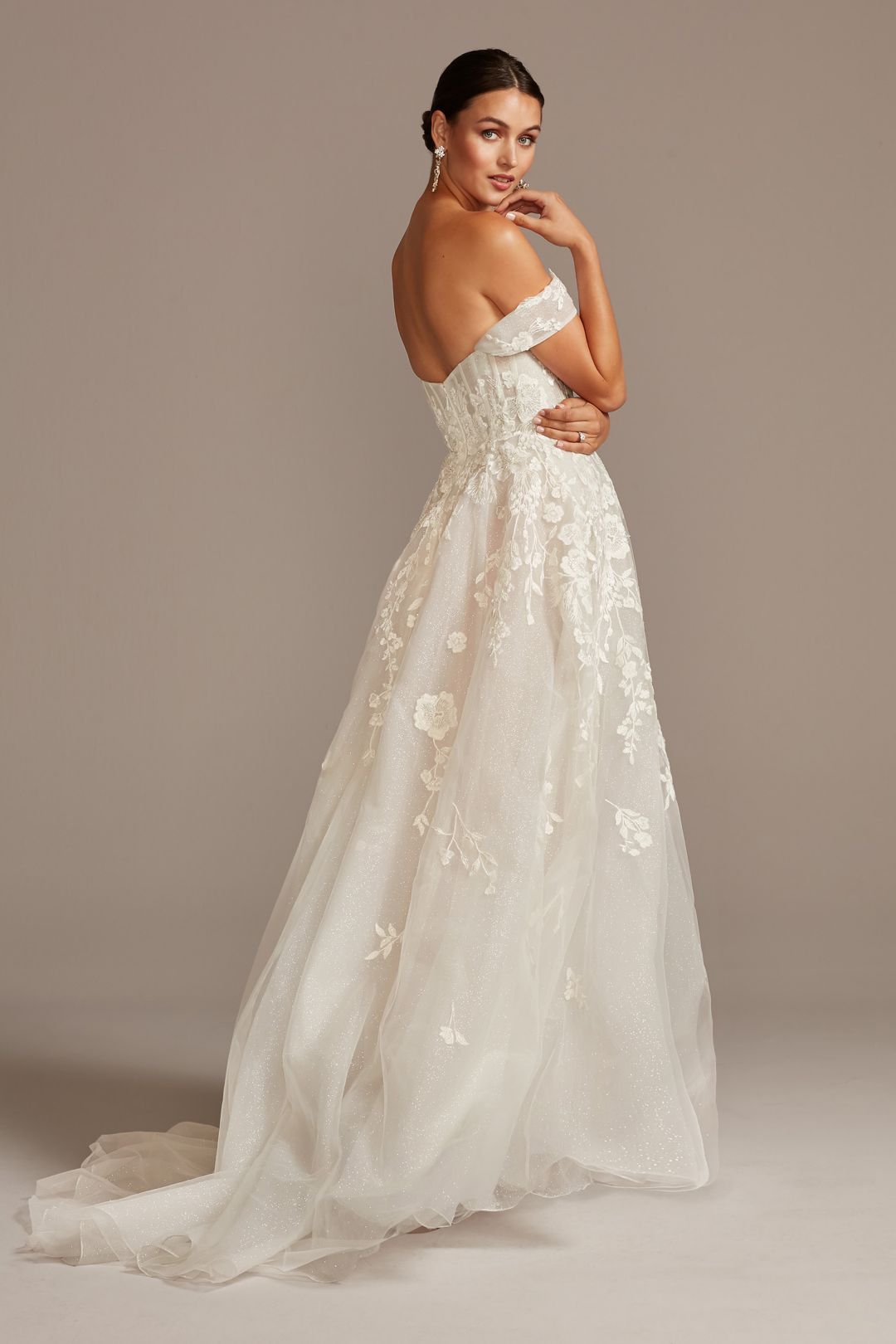 Vestido de novia línea A con mangas al hombro removibles, MARFIL/CASHMERE, hi-res