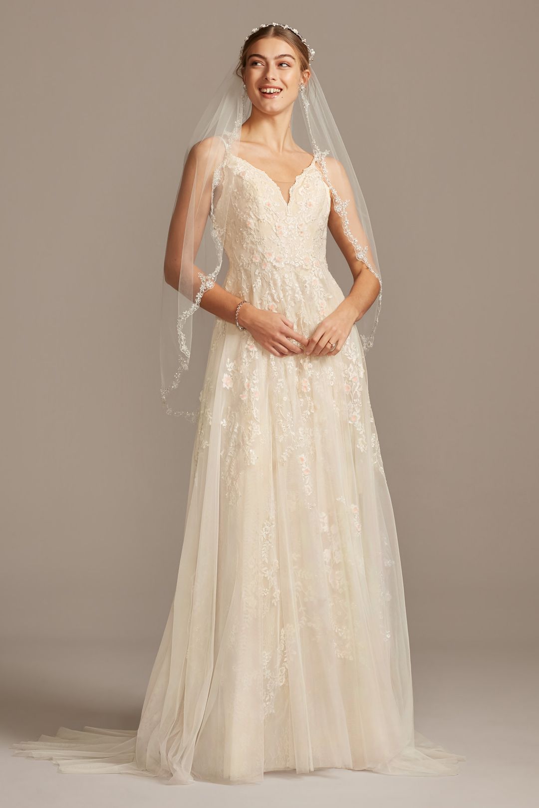 Vestido de novia línea A con aplicaciones florales, MARFIL CH, hi-res
