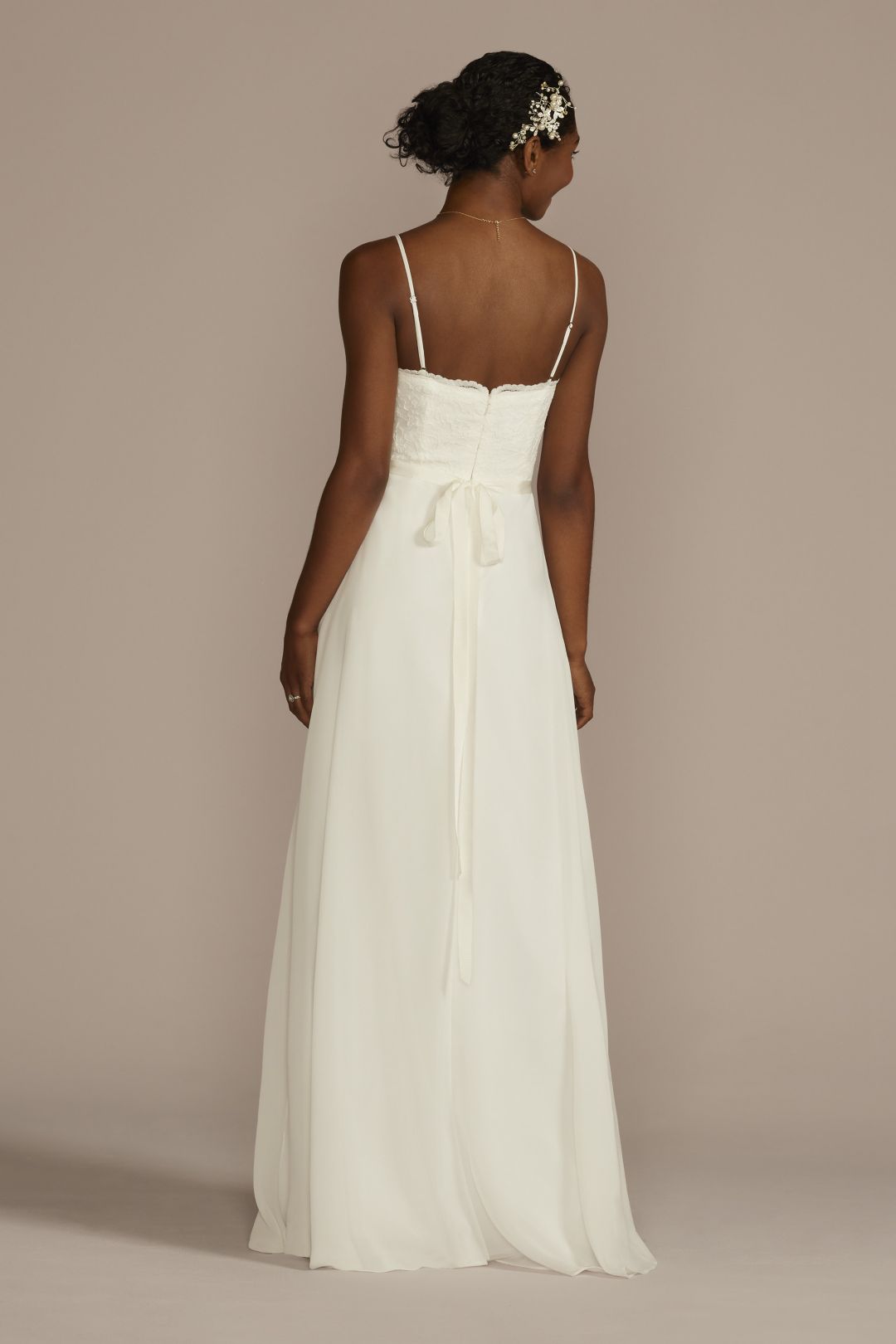 Vestido de novia recto con encaje y escote en V, BLANCO SUAVE, hi-res