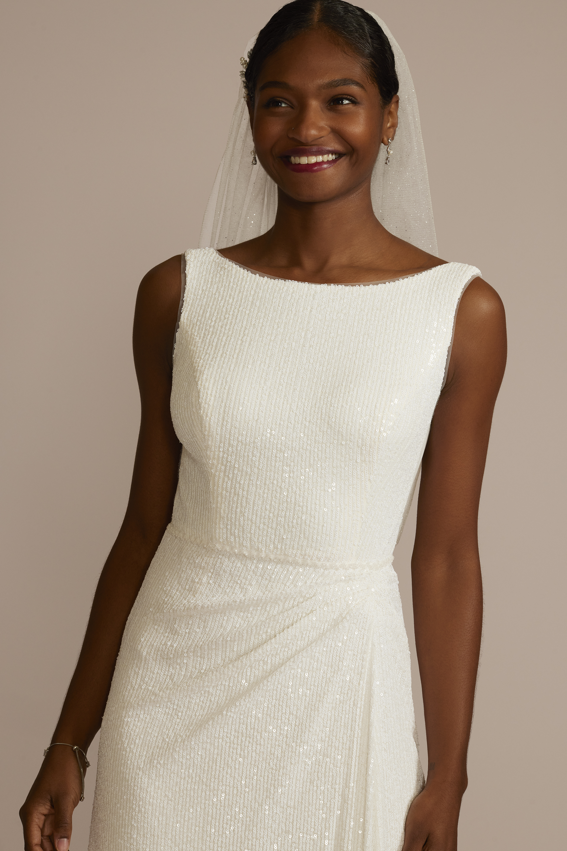 Vestido de novia recto con lentejuela y escote redondo, MARFIL, hi-res