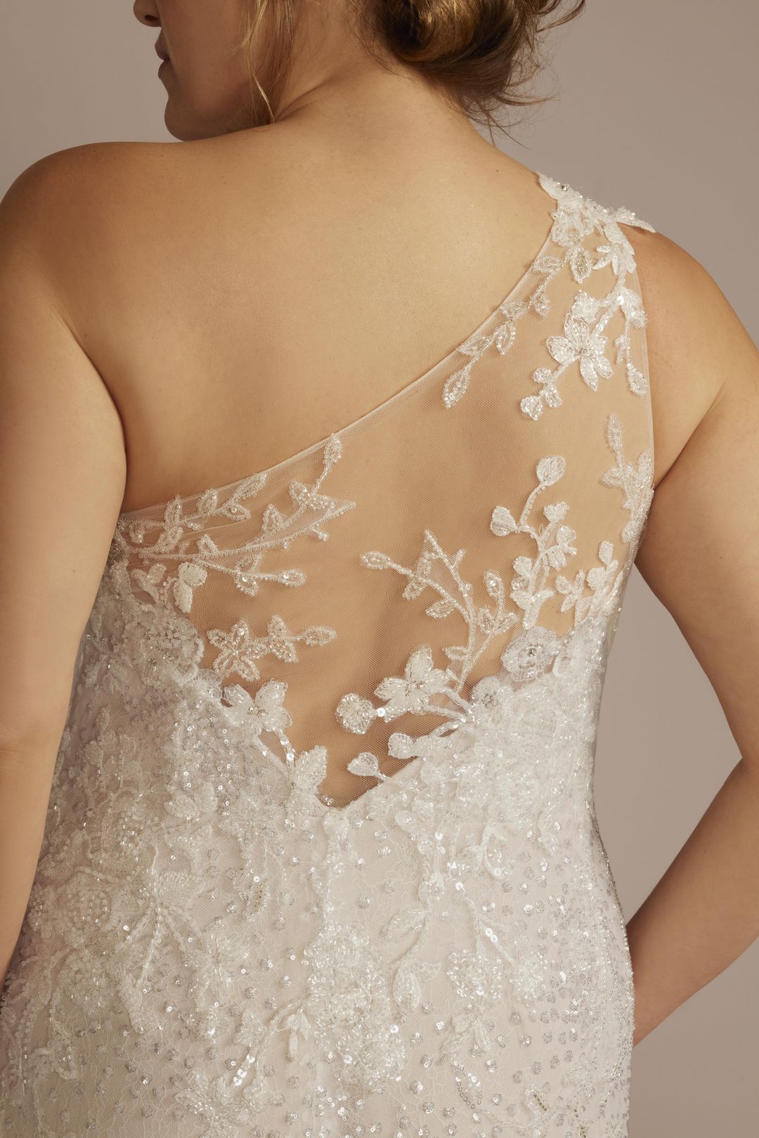 Vestido de novia línea A con escote asimétrico y falda desmontable, MARFIL/PIEDRA, hi-res