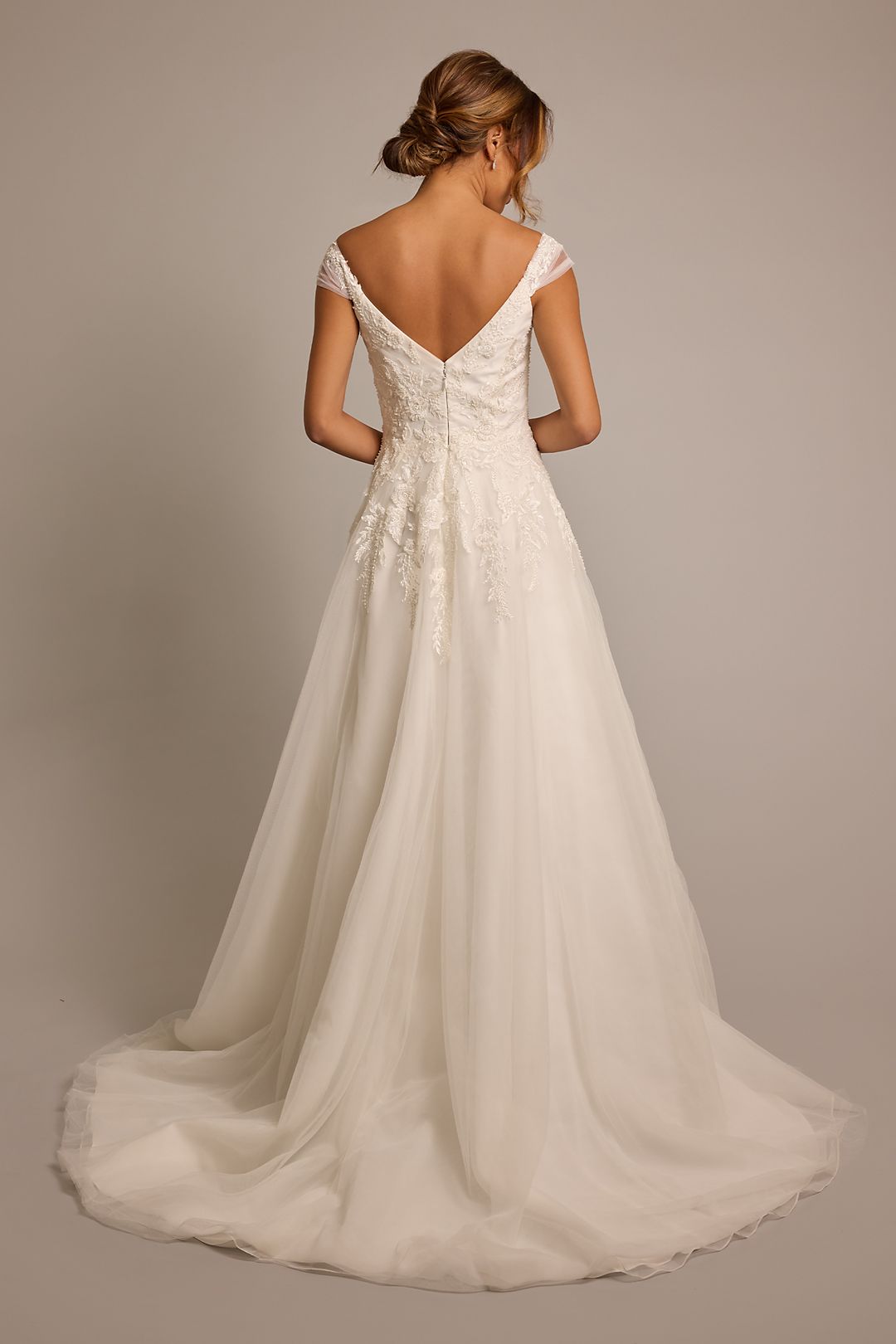 Vestido de novia con mangas al hombro y aplicaciones 3D, BLANCO SUAVE, hi-res