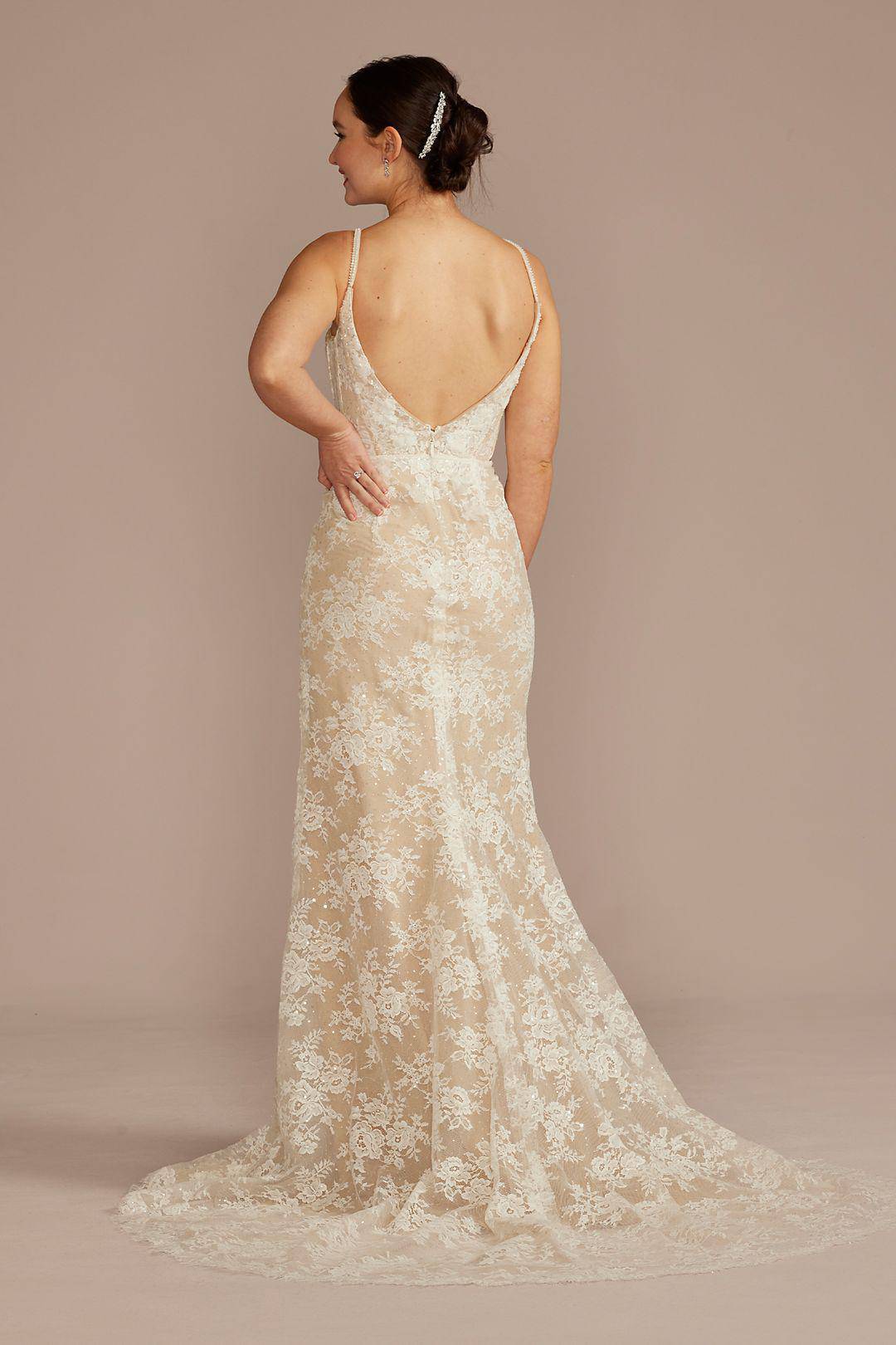 Vestido de novia recto de encaje con escote ilusión, MARFIL/PIEDRA, hi-res