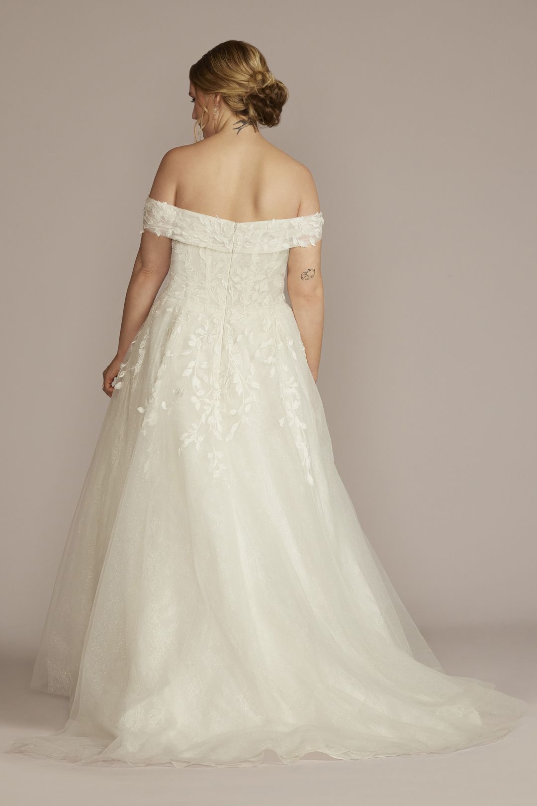 Vestido de novia línea A con mangas caídas al hombro, MARFIL SOLIDO, hi-res