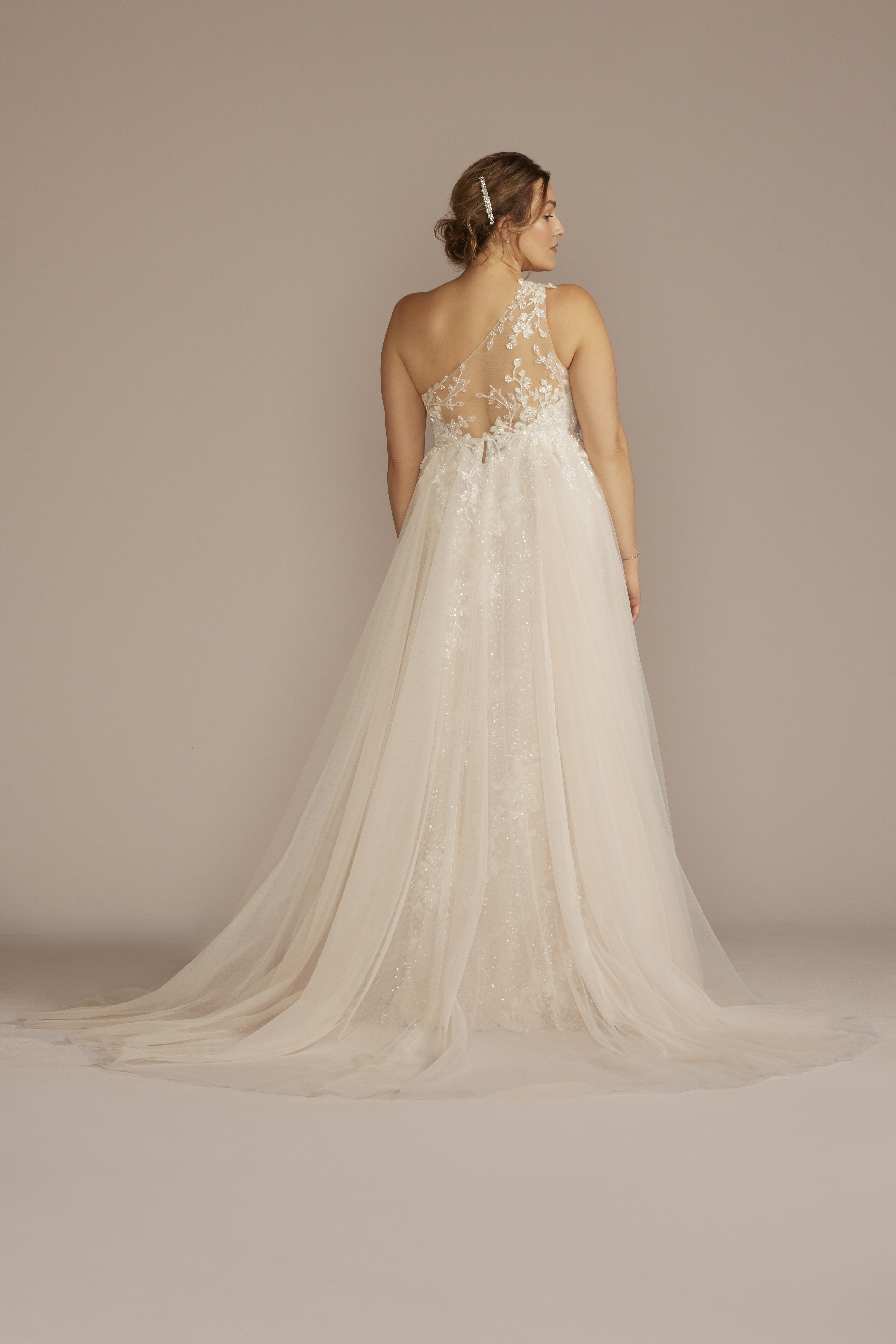 Vestido de novia línea A con escote asimétrico y falda desmontable, MARFIL/PIEDRA, hi-res