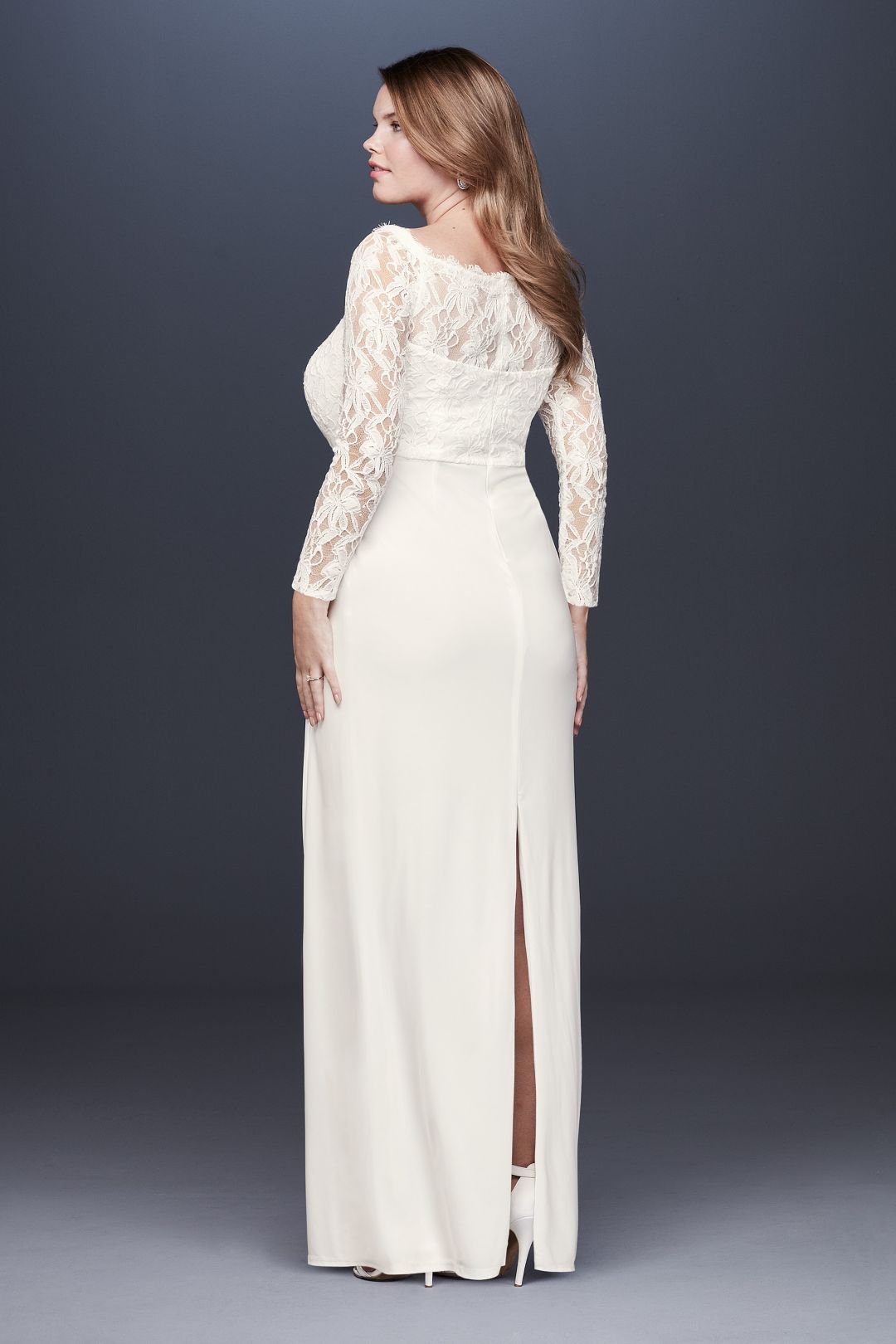 Vestido de novia recto con mangas largas de encaje al hombro, MARFIL, hi-res