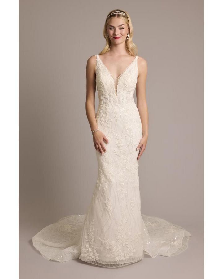 Vestido de novia con escote pronunciado y aplicaciones, MARFIL SOLIDO, hi-res