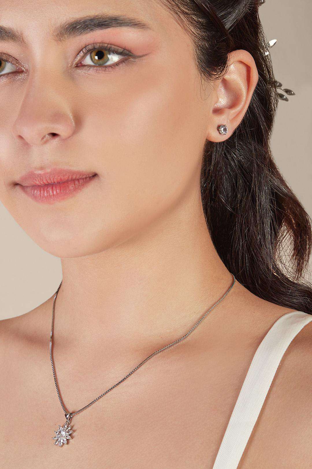 Set de aretes y collar con cristales, PLATA, hi-res