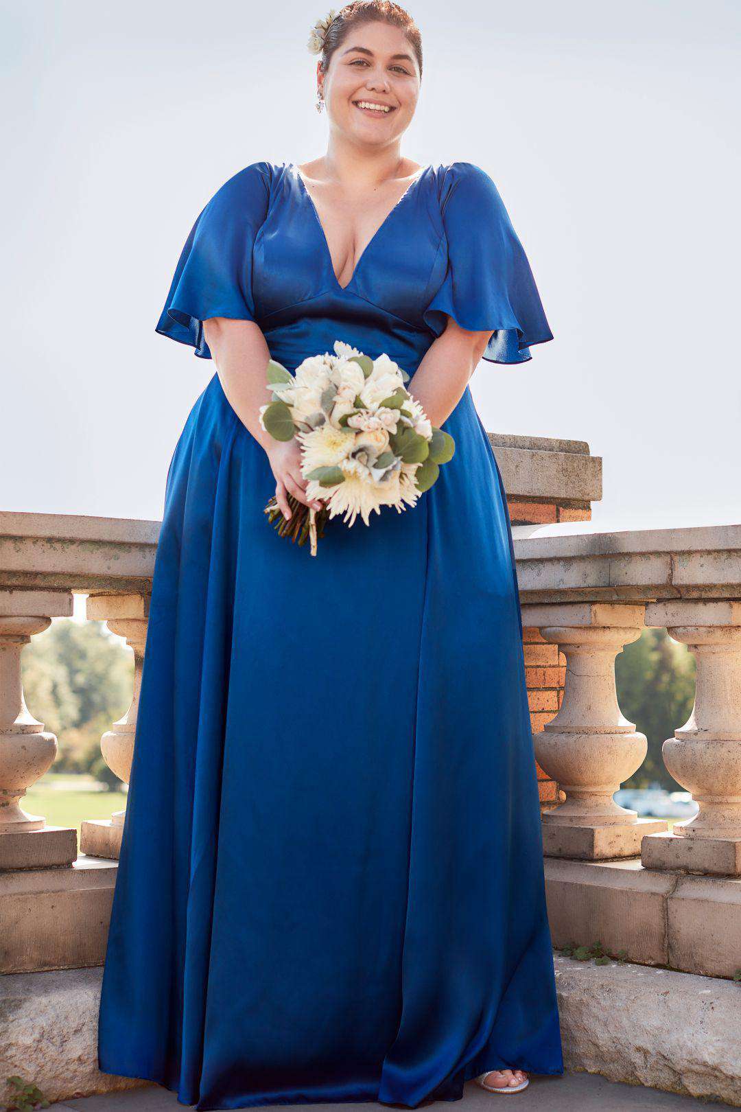 Vestido de dama con mangas cortas y escote en espalda, VINO, hi-res