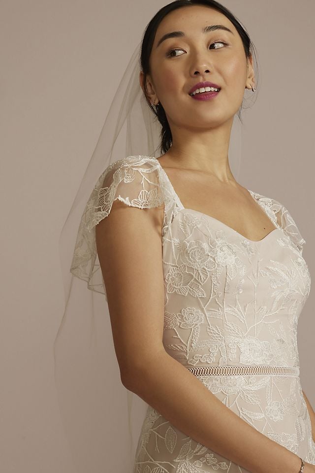 Vestido de novia strapless recto con aplicaciones de encaje, HUESO, hi-res