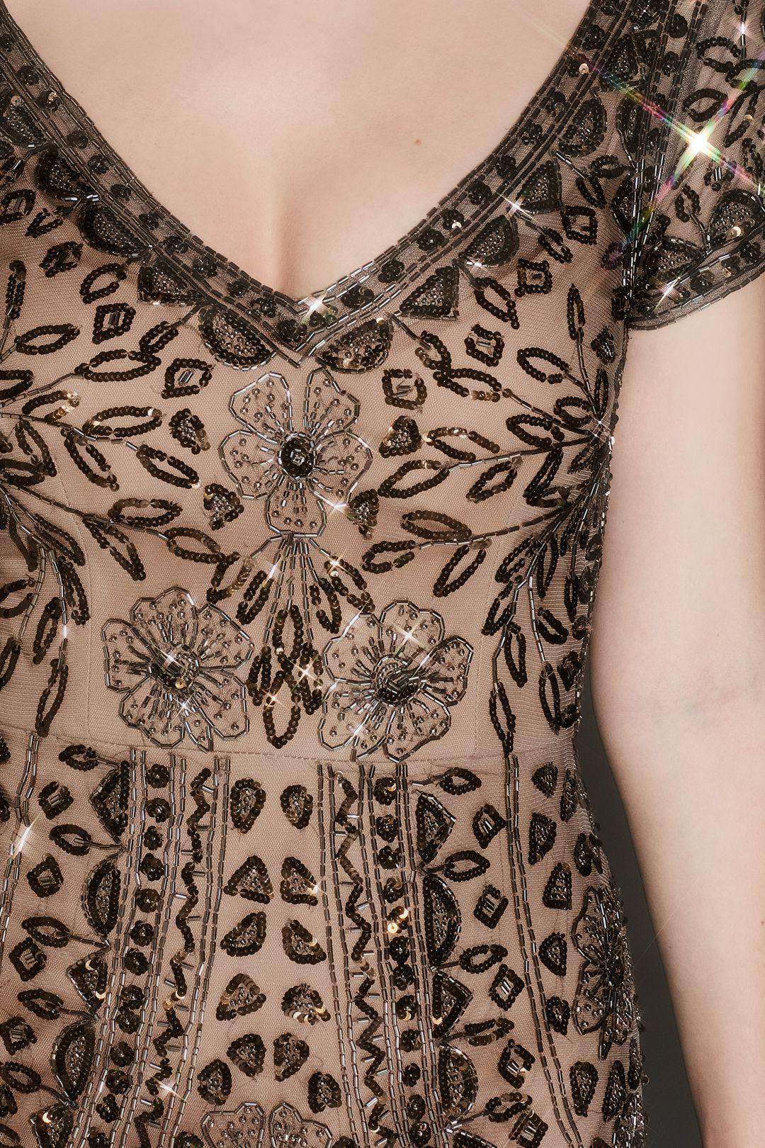Vestido largo con escote redondo y aplicaciones de cristales, TAUPE, hi-res