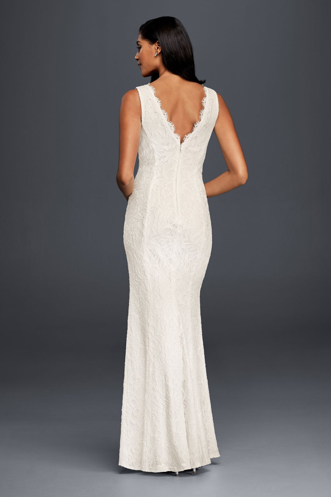 Vestido de novia recto de encaje con escote en V, MARFIL, hi-res