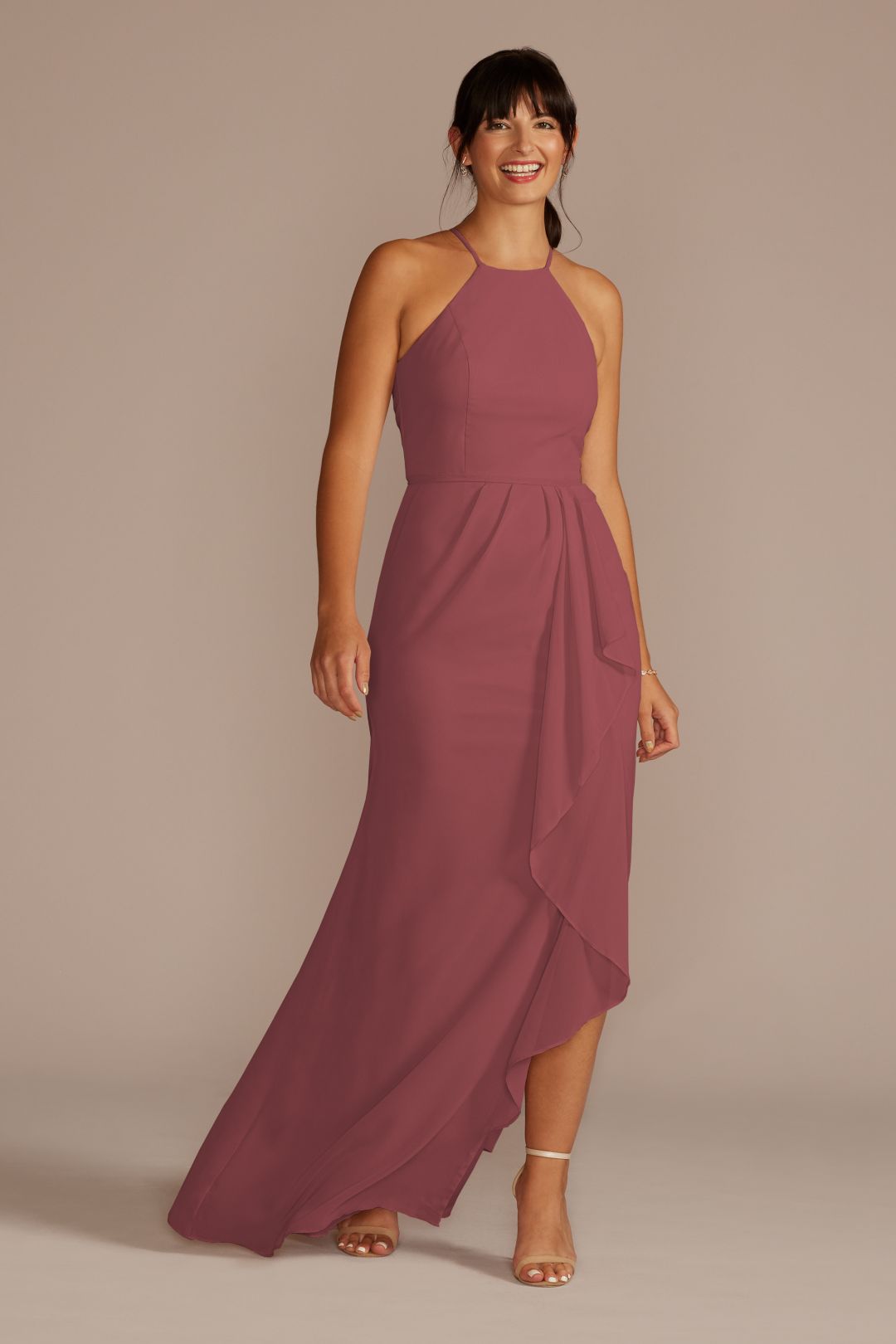 Vestido de dama con escote halter con tirantes y falda tipo cascada, CHIANTI, hi-res